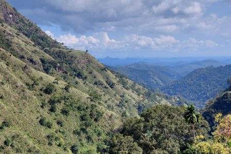 Best hiking places and mountains in Sri Lanka