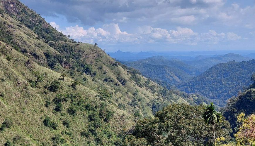 Best hiking places and mountains in Sri Lanka