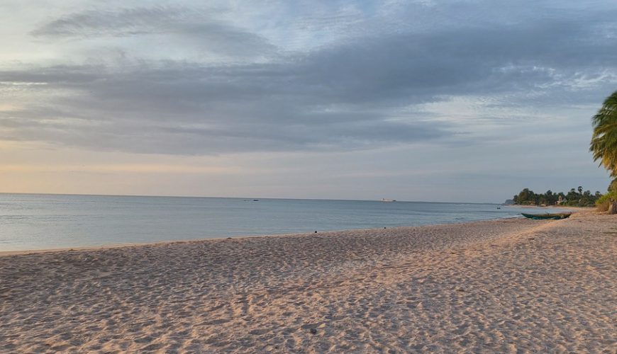 Hidden beaches no rush